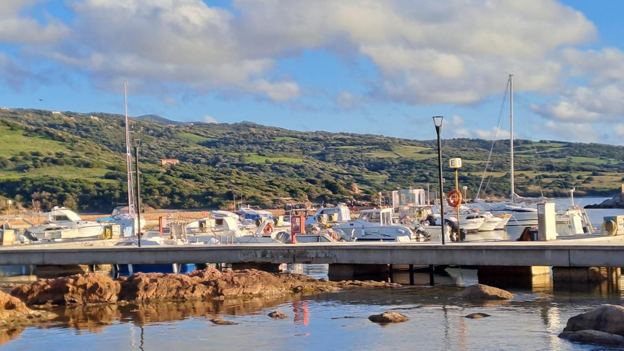Апартаменты Sardegna Isola Rossa Casa Mirta Vista Mare E Wifi Экстерьер фото